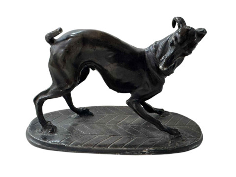 Metal sculpture of a greyhound, 11cm.