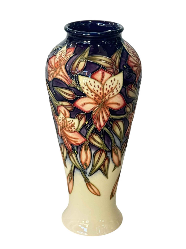 Moorcroft Peruvian Lily vase dated 2003, 21cm.
