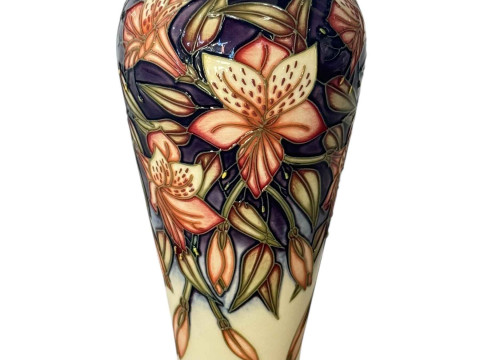 Moorcroft Peruvian Lily vase dated 2003, 21cm.
