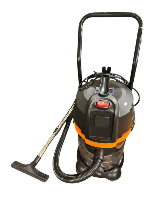 Sealey 30 ltr cyclone wet and dry vacuum cleaner.