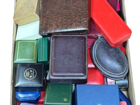 Collection of empty jewellery boxes, Raymond Weil watch box, etc.