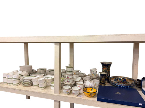 Royal Doulton Rondelay dinner and tea service, two Carlton Ware Chinoiserie...