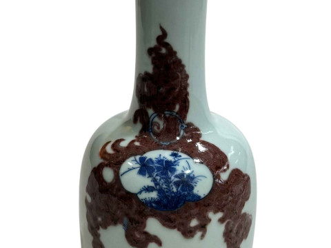 Chinese pottery mallet vase decorated with floral design, six character...