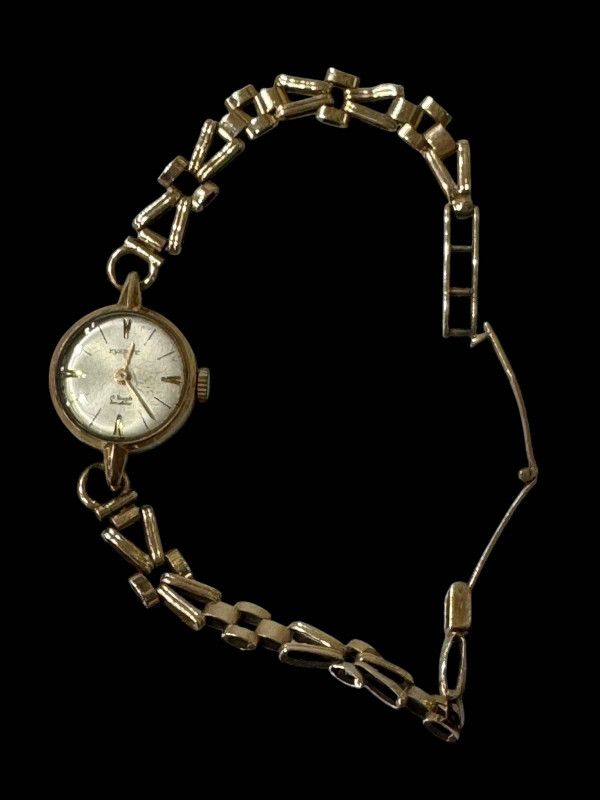 Everite ladies watch with 9 carat gold bracelet.