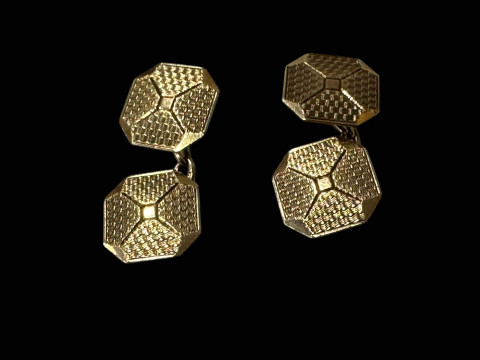 Pair 9 carat gold engine-turned cufflinks.