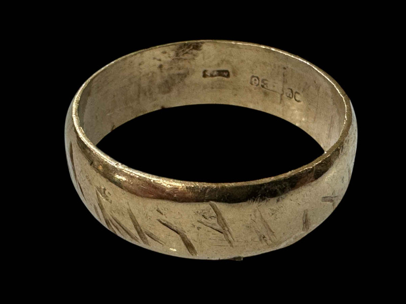 9 carat gold large band ring.