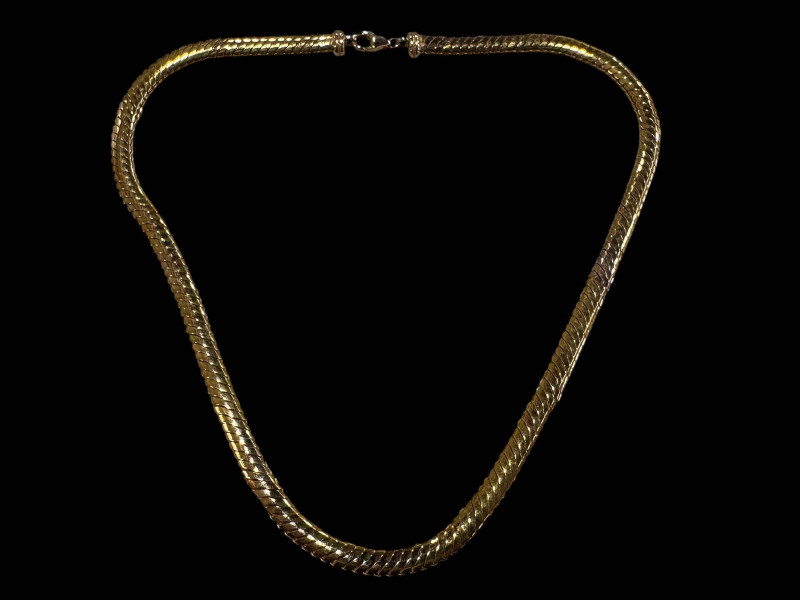 9 carat gold herringbone flat snake link necklace, 46cm length.
