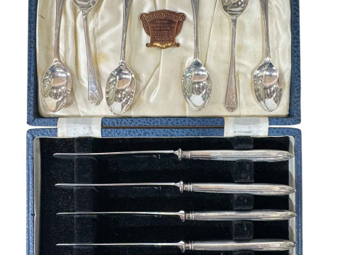 Set of six silver golf motif teaspoons and set of silver handled tea knives...