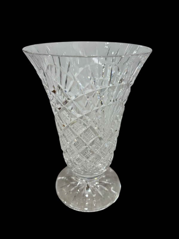 Large Waterford Crystal vase on pedestal foot, 25cm.