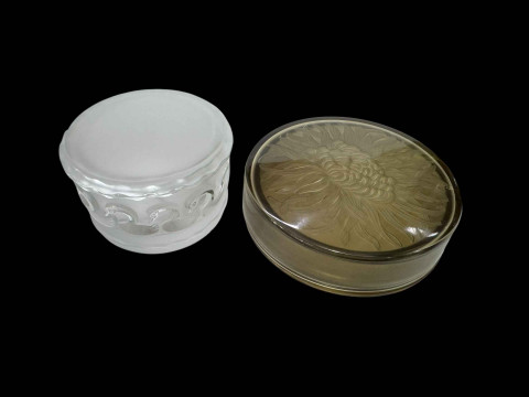 Lalique Swans lidded trinket box and Verlys lidded powder bowl.