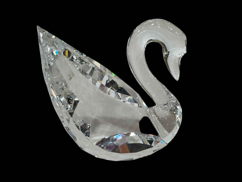 Large Swarovski glass swan with box.