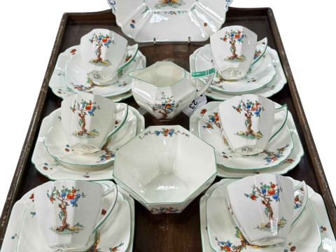 Shelley 'Crabtree' twenty one piece tea service.