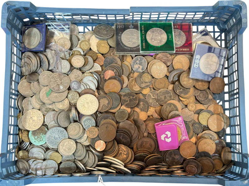 Collection of mostly British coinage.