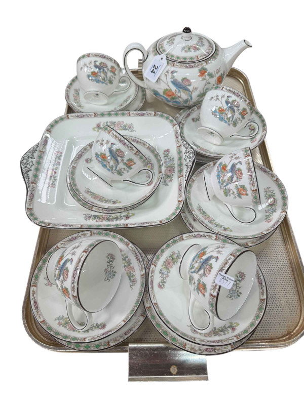 Twenty piece Kutani Crane tea set including teapot.