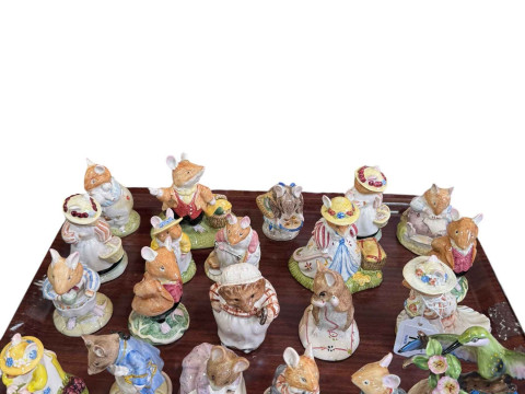 Collection of twenty Royal Doulton Brambly Hedge characters, some boxed.