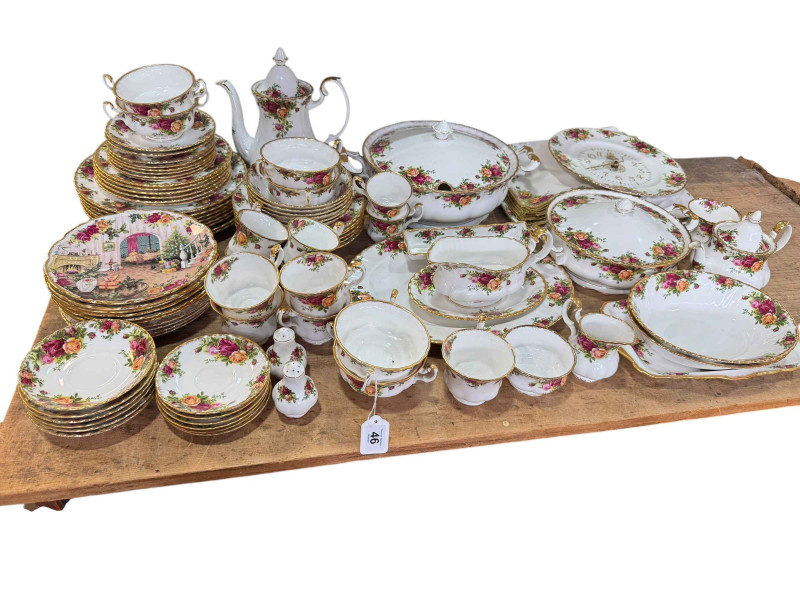 Large collection of Royal Albert Old Country Roses dinner service and tea set including clock, trays and Christmas plates, etc.