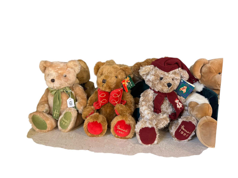Collection of fifteen Harrods Christmas bears 1994-2006.