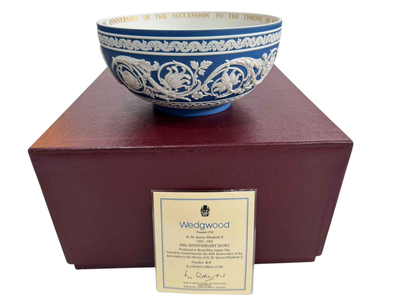 Wedgwood Her Majesty Queen Elizabeth II 40th anniversary bowl in royal blue jasper, 64/100, boxed with certificate.