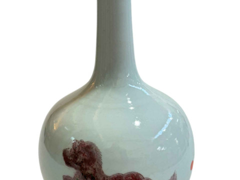 A large Chinese bottle vase painted with foo dogs on white ground, 35cm high. thumbnail