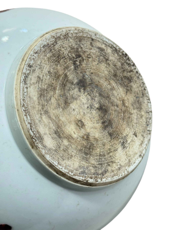 A large Chinese bottle vase painted with foo dogs on white ground, 35cm high.