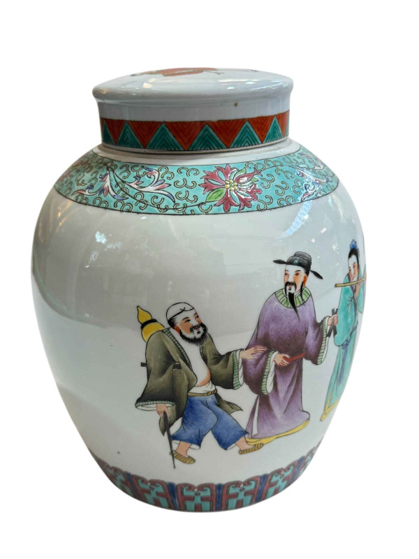 A Chinese ginger jar decorated with figures, 6 character mark to base and a Chinese dragon decorated plate.