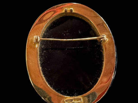 18 carat gold mounted cameo of girl with dove. thumbnail