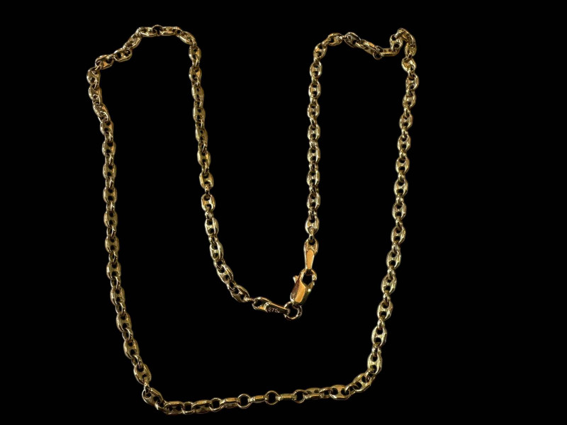 9 carat gold chain link necklace, boxed.