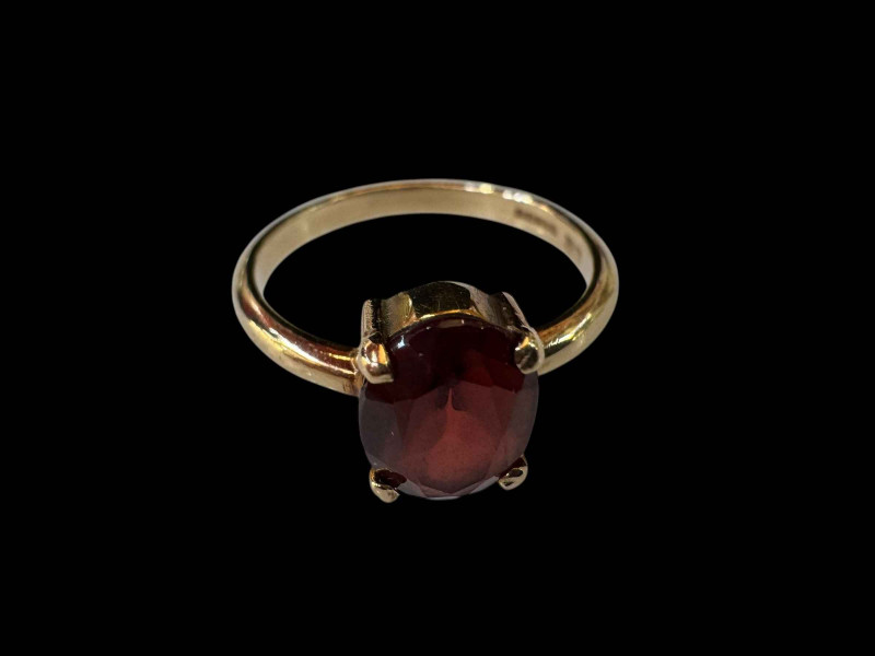 9 carat gold garnet necklace and ring (2).