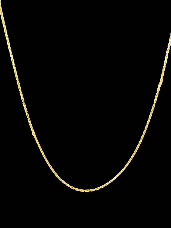 9 carat gold square section necklace.