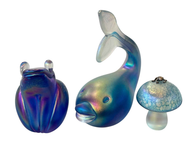 Three glasform paperweights including signed J Ditchfield frog (3).