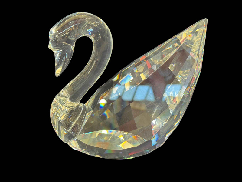 Swarovski crystal giants maxi swan, boxed.
