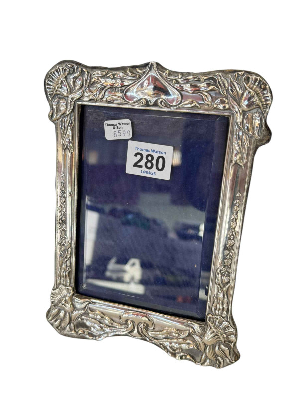 Edwardian ornate silver mounted easel photograph frame, Birmingham 1903, 20.5 by 15cm.
