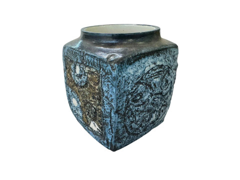 Troika cube vase signed TD for Tina Doubleday, 9cm.
