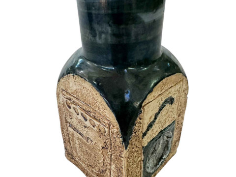 Troika spice jar signed LJ for Louise Jinks, 14.5cm.