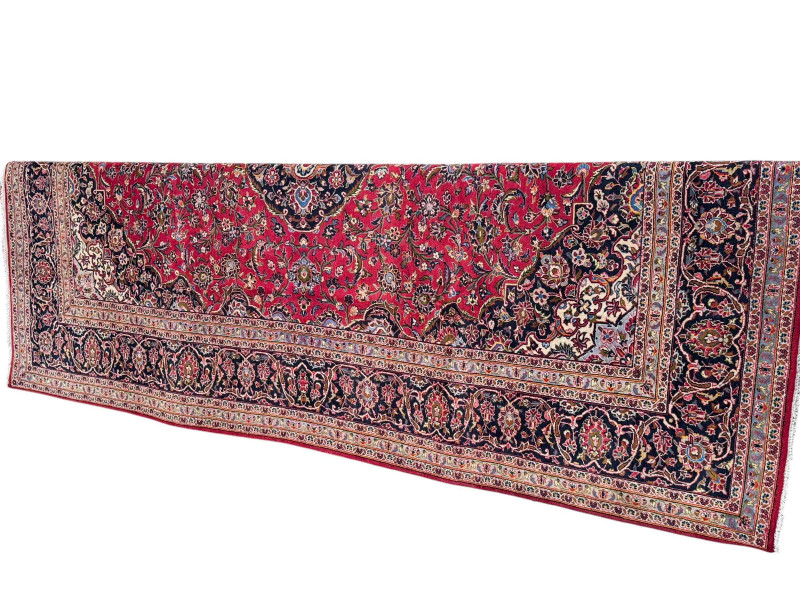 Hand knotted Persian Keshan carpet 4.07 by 2.95.