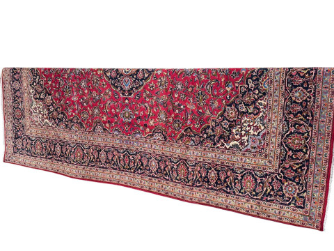 Hand knotted Persian Keshan carpet 4.07 by 2.95.