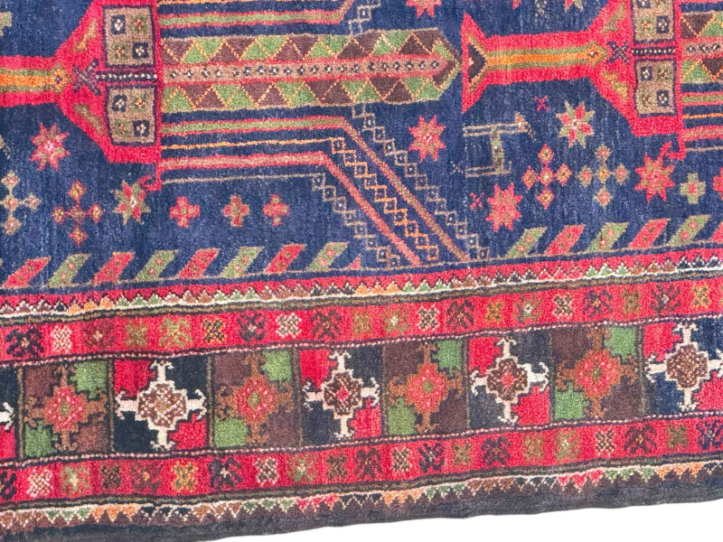 Hand knotted Persian Lori carpet 2.84 by 1.30.