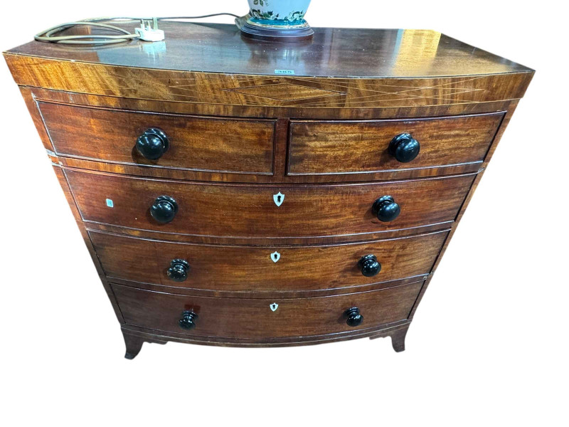 Victorian mahogany bow front chest of two short above three long graduated drawers on splayed bracket feet, 93.5cm by 93.5cm by 53cm.