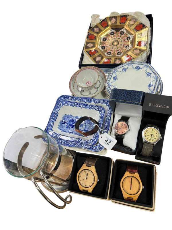 Royal Crown Derby 22cm octagonal plate (boxed), blue and white sandwich set, blue and white dishes, tea bowl and saucers, wristwatches, etc.