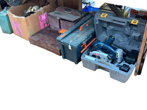 Collection of tools including planes, chisels, heavy duty jack, router...