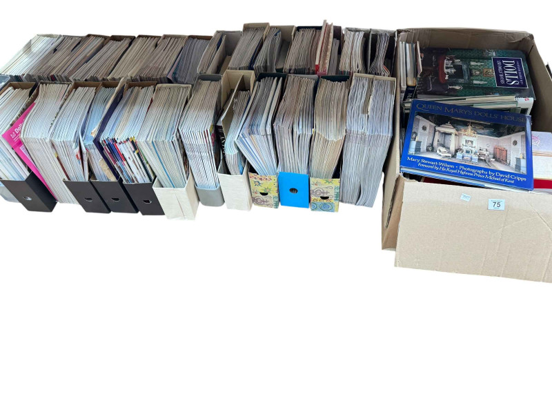 Large collection of Dolls House World magazines and Dolls House books.