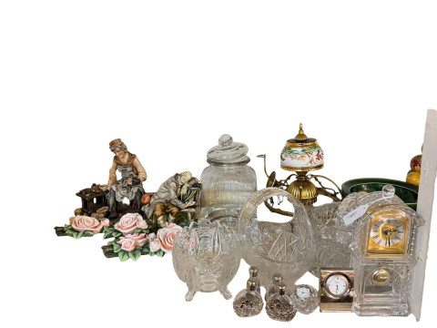 Royal Doulton Tapestry teawares and various other china, glass vases, bowls and other glassware, etc. thumbnail