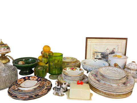 Royal Doulton Tapestry teawares and various other china, glass vases, bowls and other glassware, etc. thumbnail