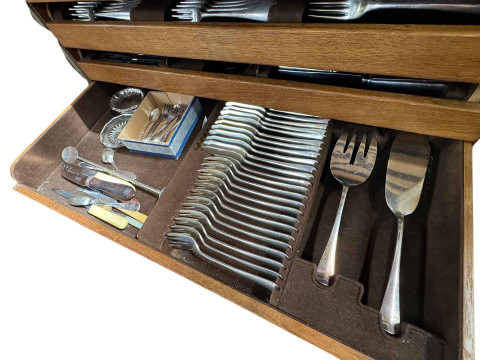 Boxed canteen of cutlery. thumbnail