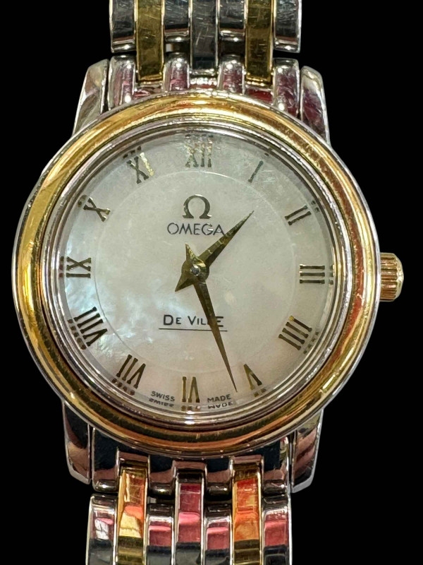 Ladies Omega De Ville quartz wristwatch.