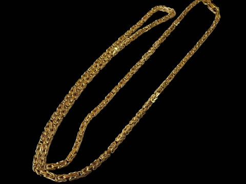 18 carat gold fancy chain link necklace.