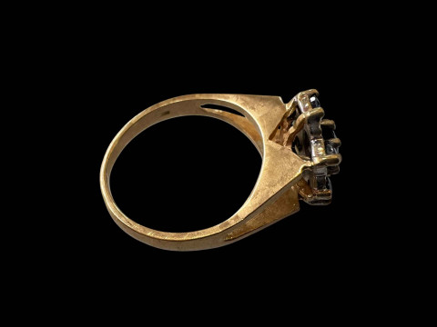 Sapphire cluster 9 carat gold ring, size J. thumbnail