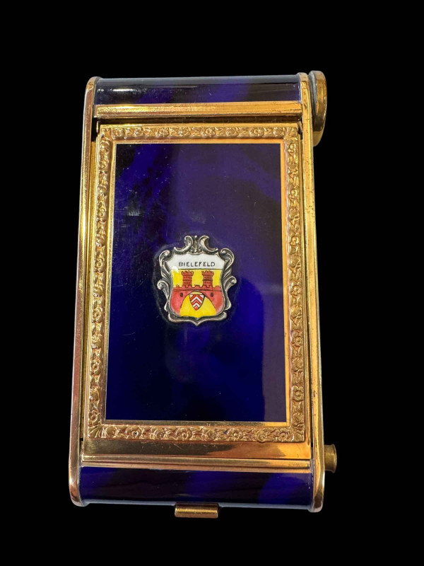 Gilt and blue compact with Bielefield arms.