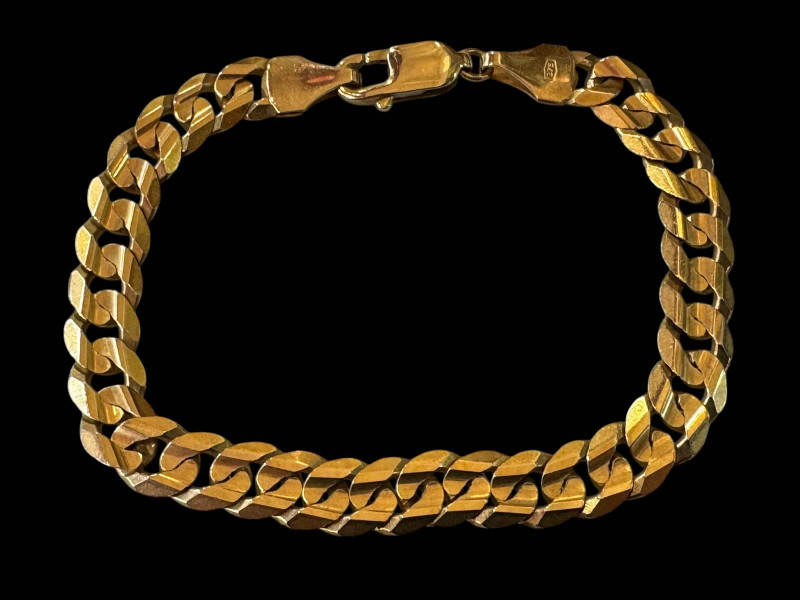9 carat gold flat link bracelet.