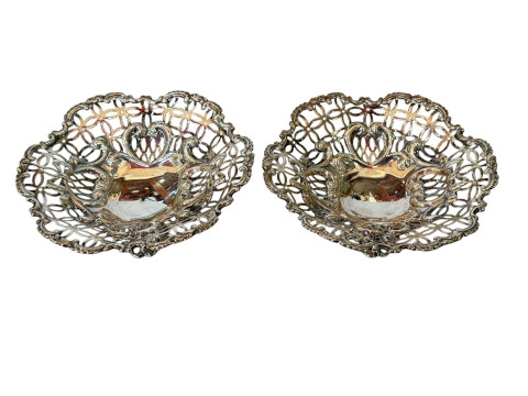 Pair Victorian silver pierced bon bon dishes, 13cm diameter, London 1893.